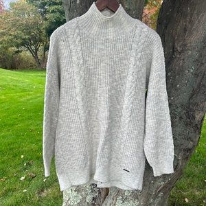 Abercrombie & Fitch Twead Gray an White Sweater. Size Small